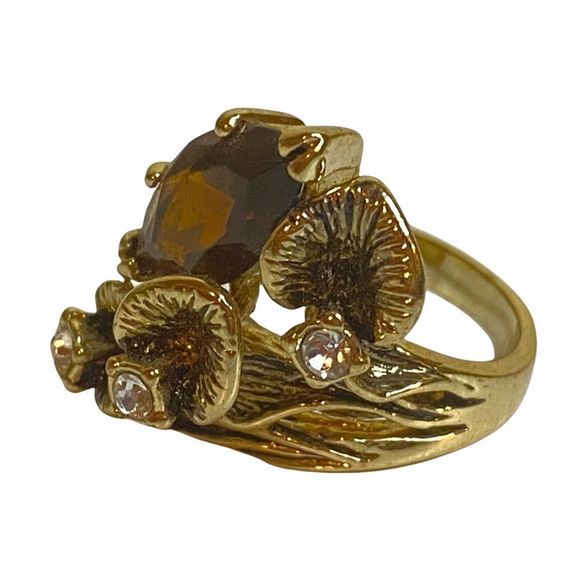 Gold plated Flower Design Ring - Picture 4 of 7